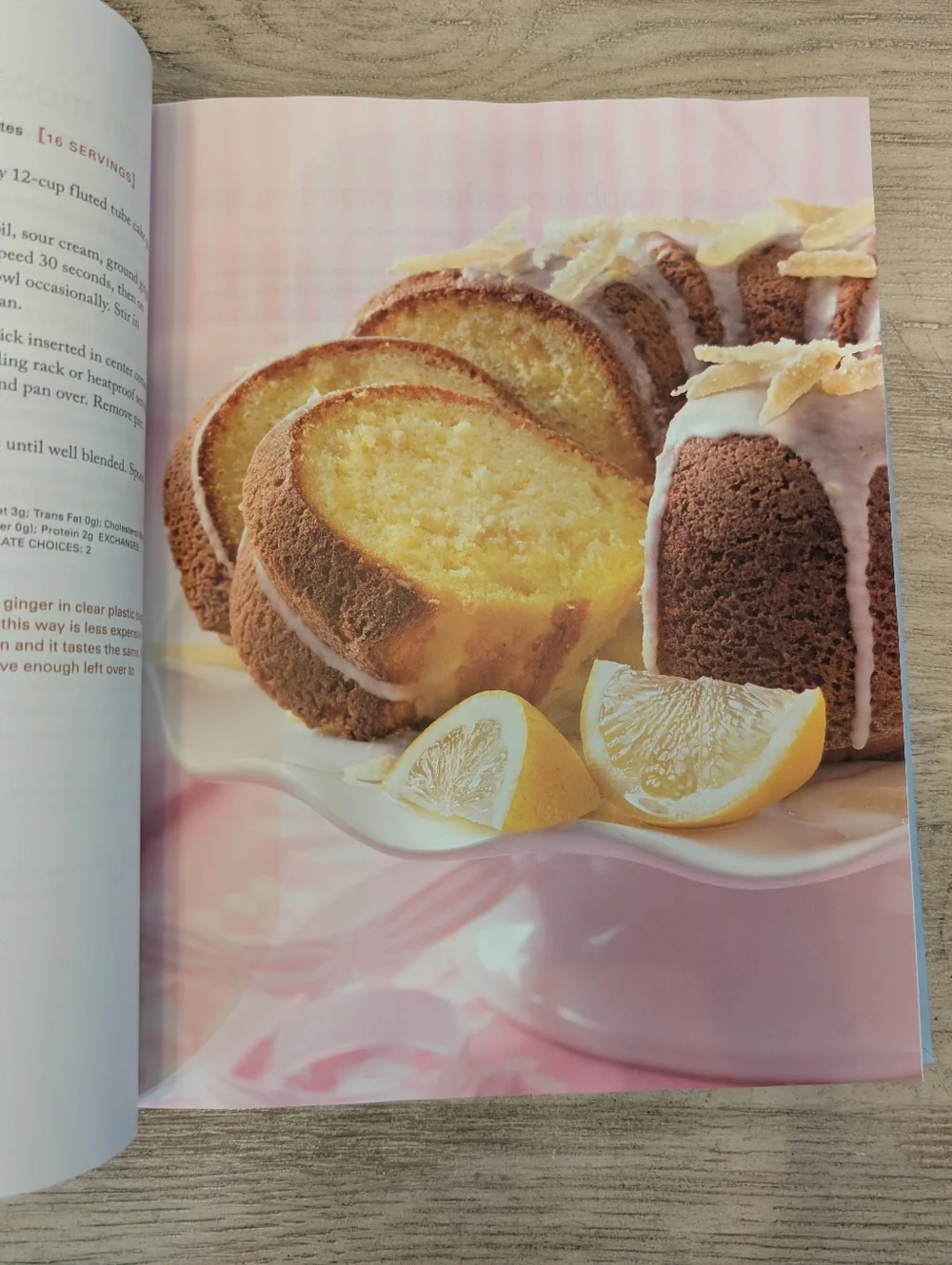 Betty‎ Crocker Mix It Up Desserts Cookbook - Hardcover